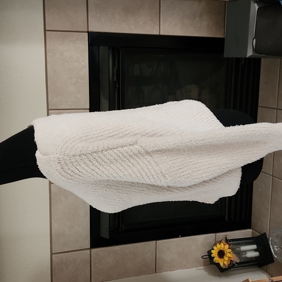 Sweater - Picture 4 of 7